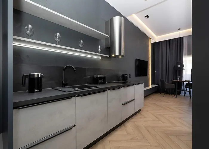 Modern With Parking And Air Conditioning In The Center Of By Renters