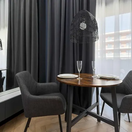 Apartment Modern With Parking And Air Conditioning In The Center Of By Renters