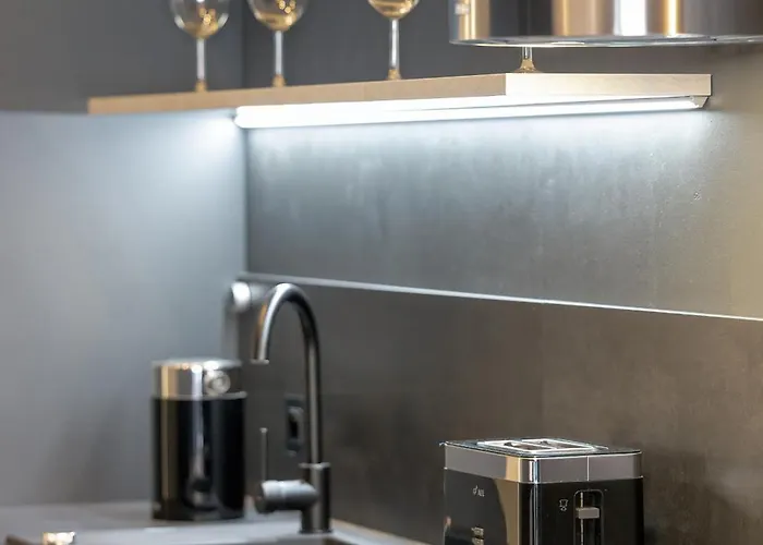 Modern With Parking And Air Conditioning In The Center Of By Renters * Breslavia