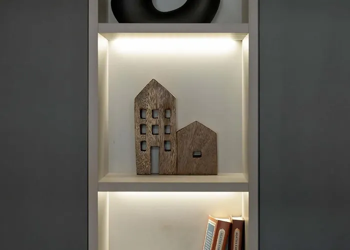 Modern With Parking And Air Conditioning In The Center Of By Renters