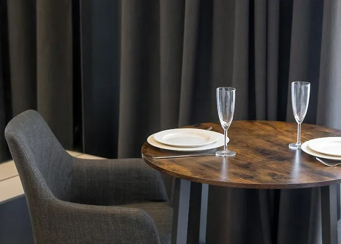 Modern With Parking And Air Conditioning In The Center Of By Renters Breslavia